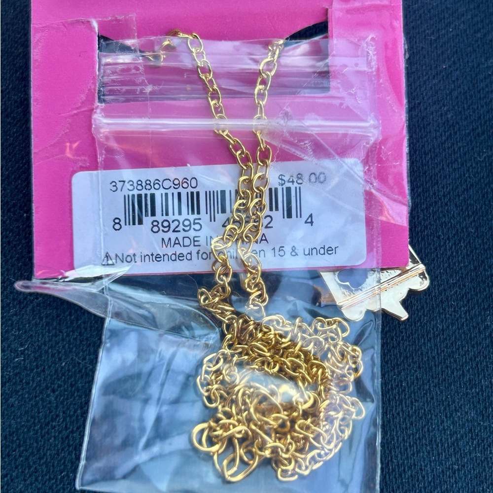 BETSEY JOHNSON Pink Angel Pendant on Chain NEW ON CARD - Picture 3 of 5